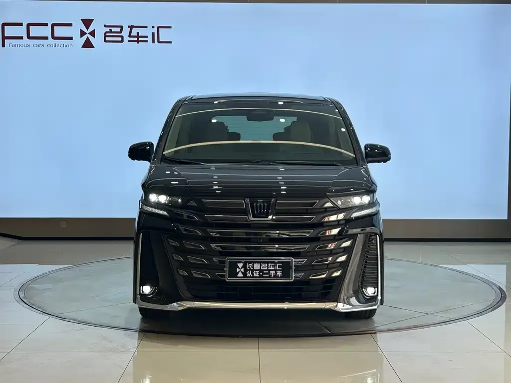 Toyota Vellfire — фото 4