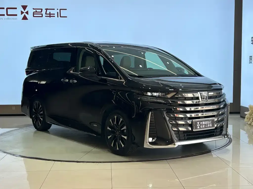 Toyota Vellfire — фото 3