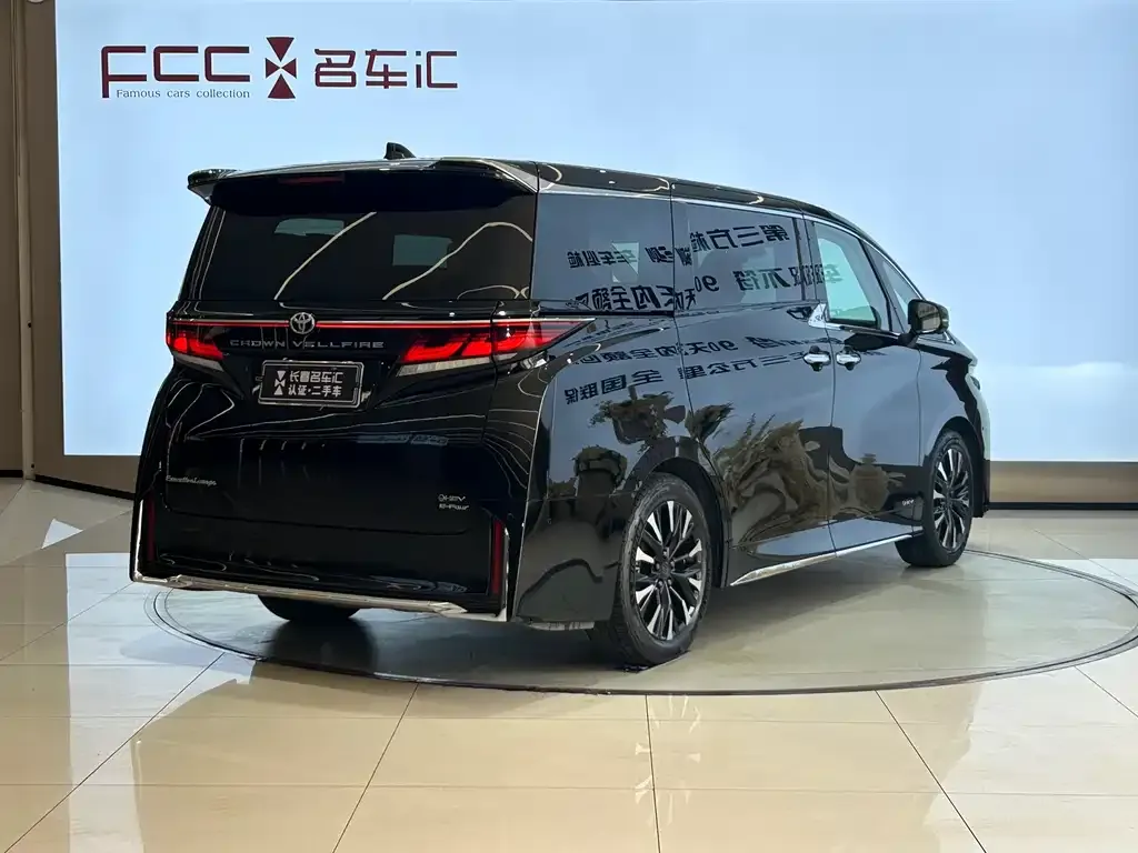 Toyota Vellfire — фото 6