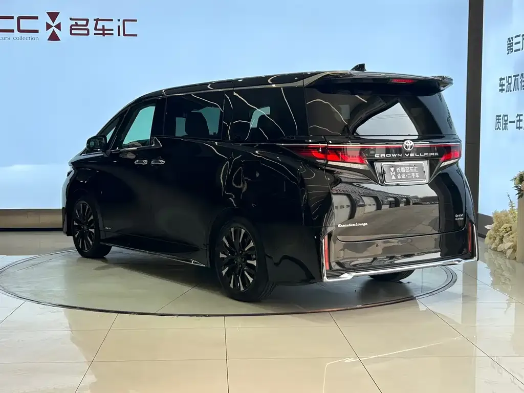 Toyota Vellfire — фото 7