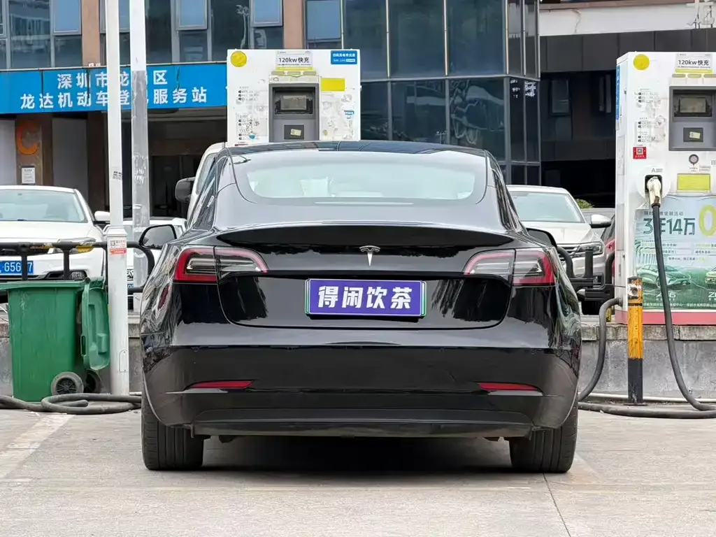 Tesla Model 3 — фото 4