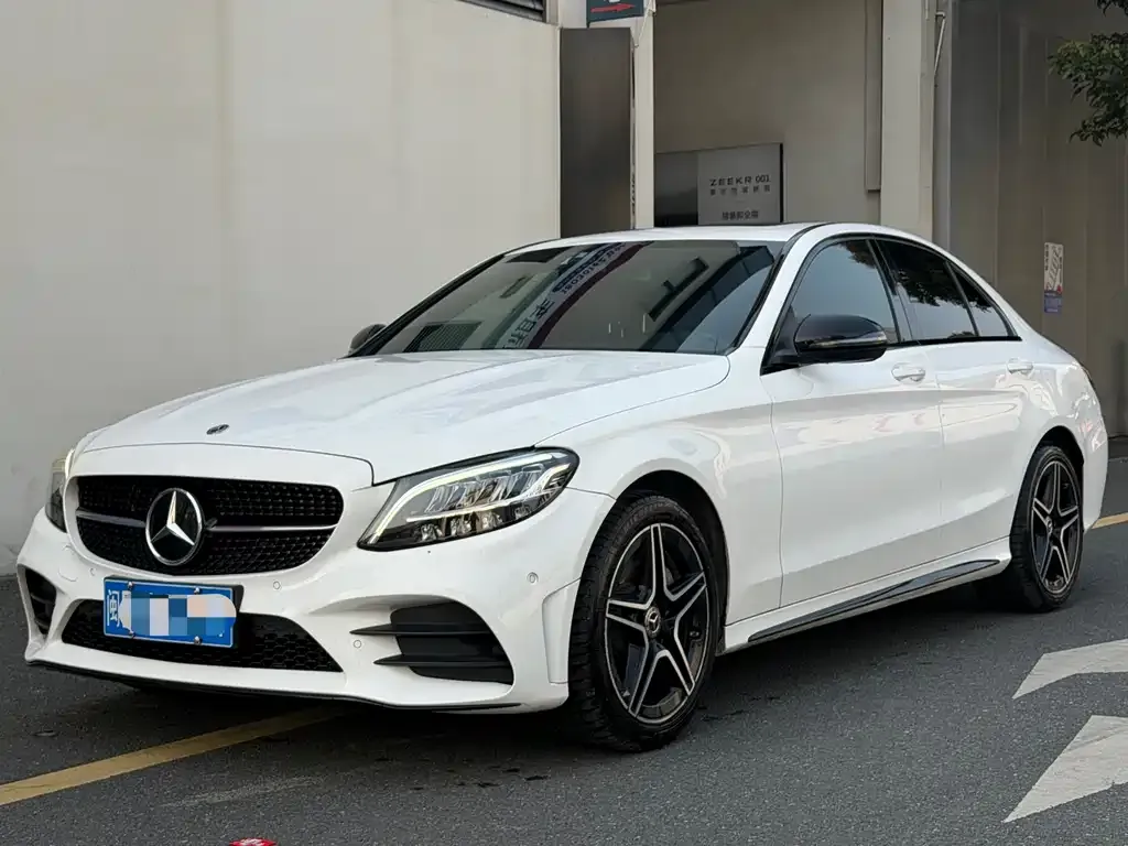 Mercedes-Benz C-Class — фото 1