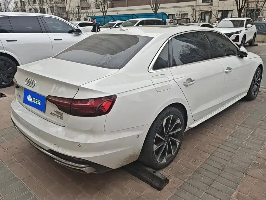 Audi A4L 2022 из CN, фото 9