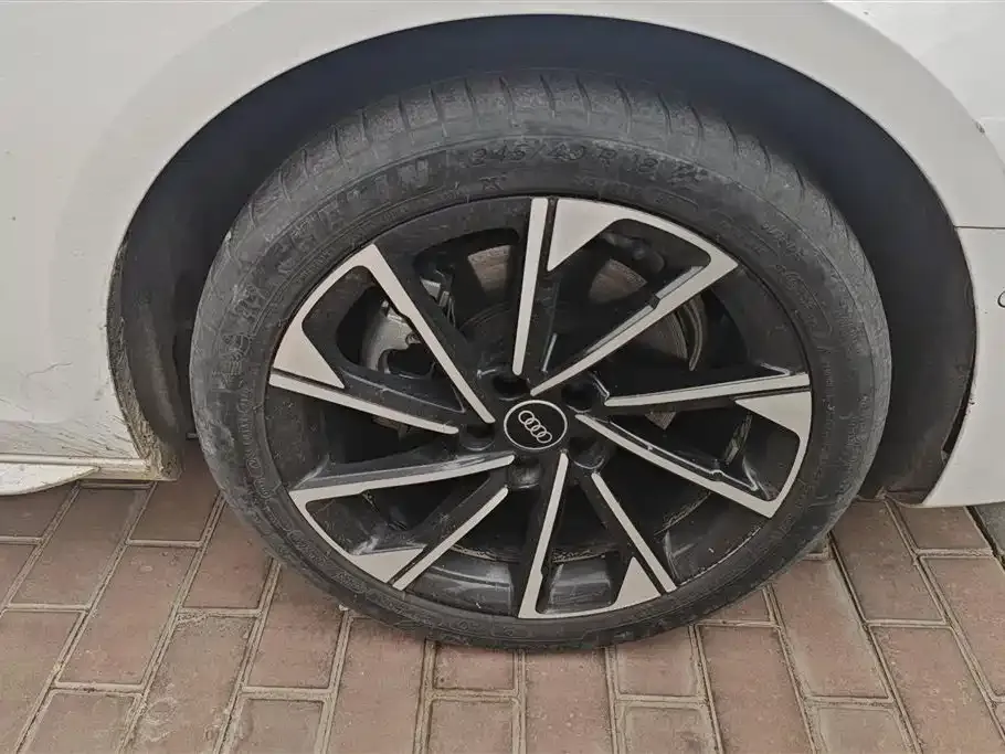 Audi A4L 2022 из CN, фото 7