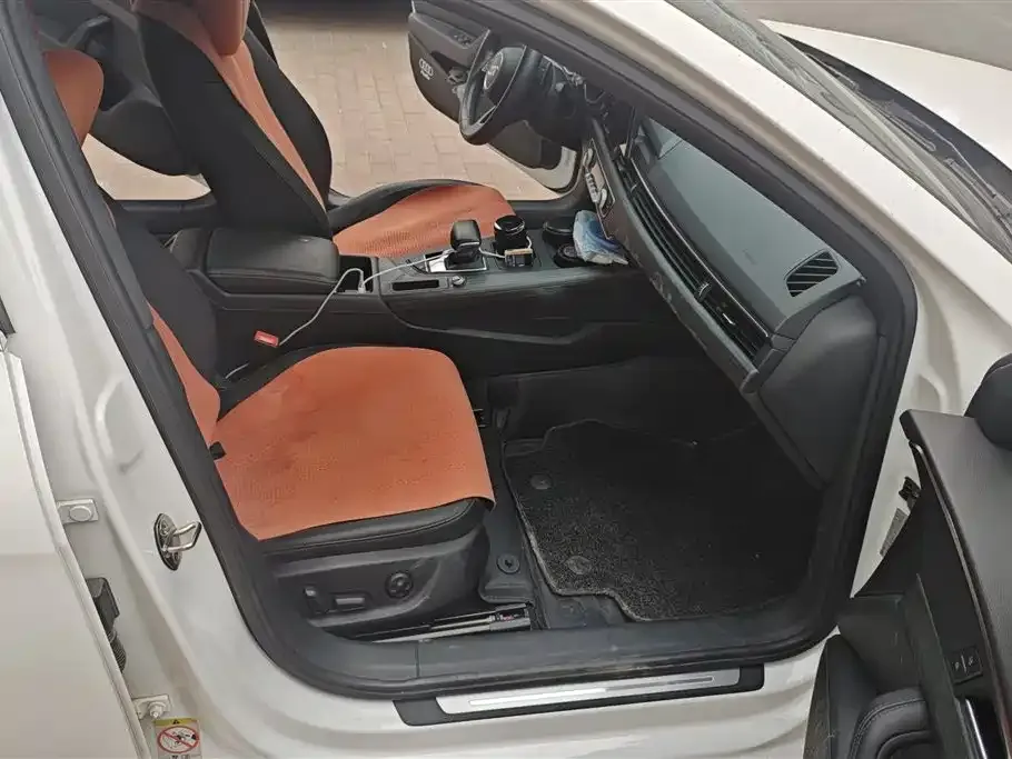 Audi A4L 2022 из CN, фото 3