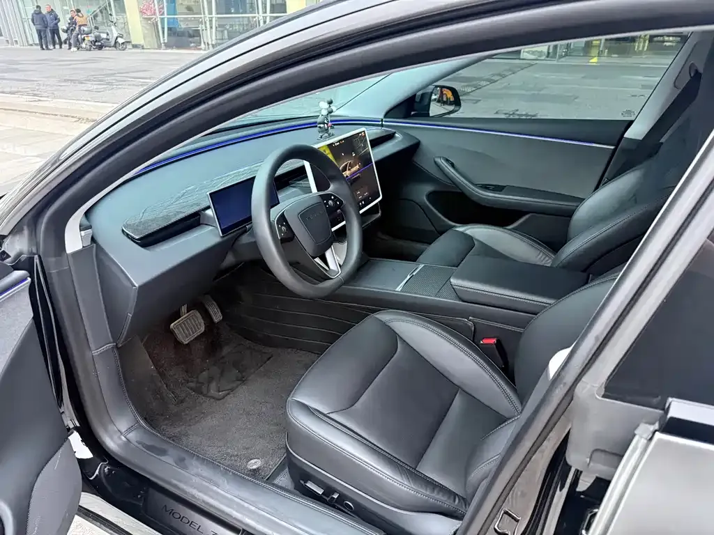 Tesla Model 3 — фото 10