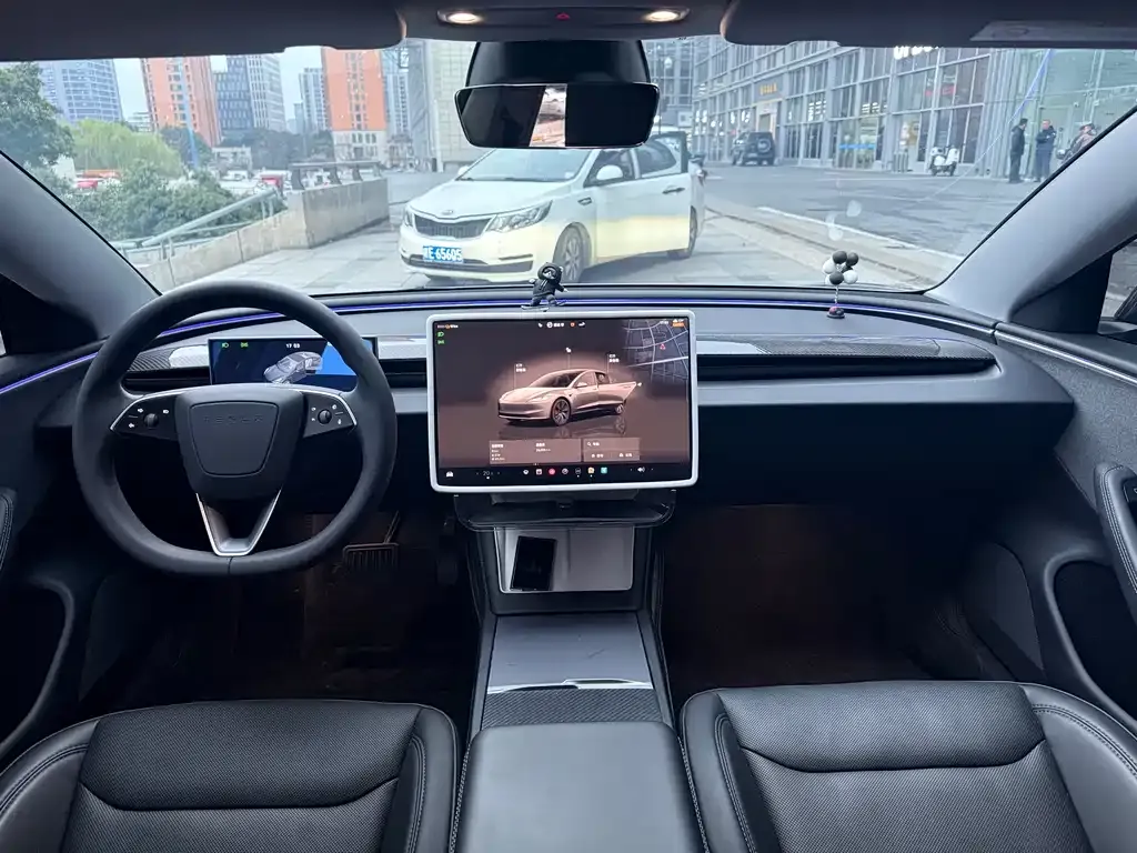 Tesla Model 3 — фото 9