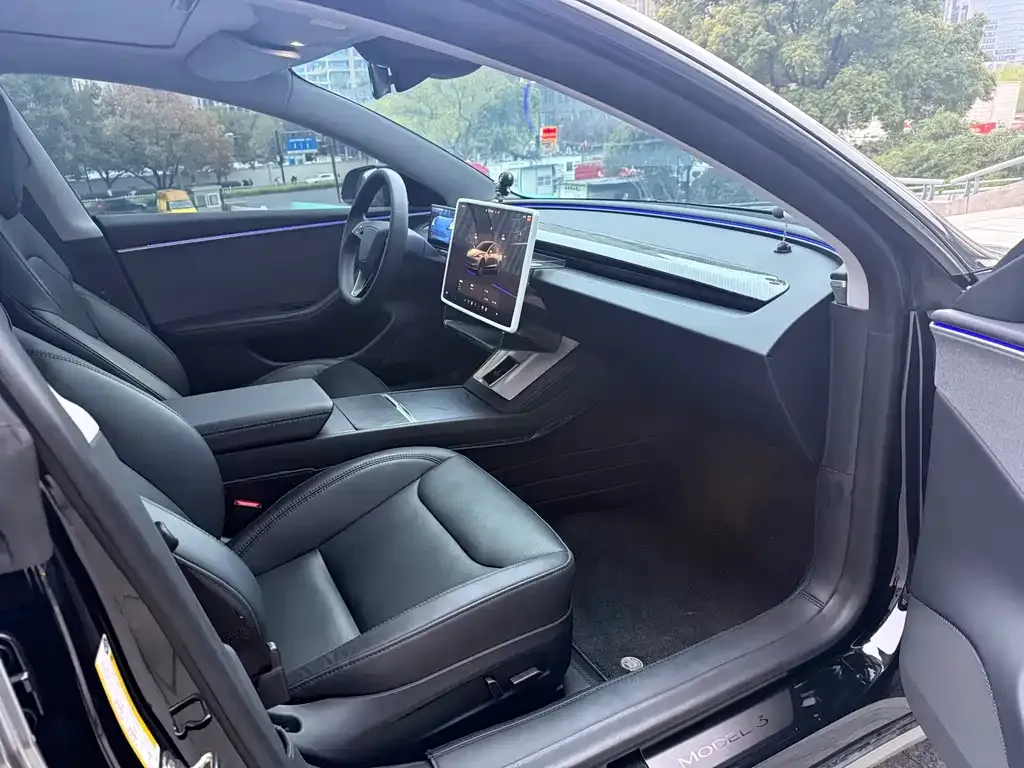 Tesla Model 3 — фото 6