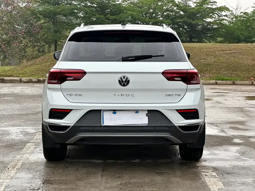 Volkswagen T-Roc — фото 6
