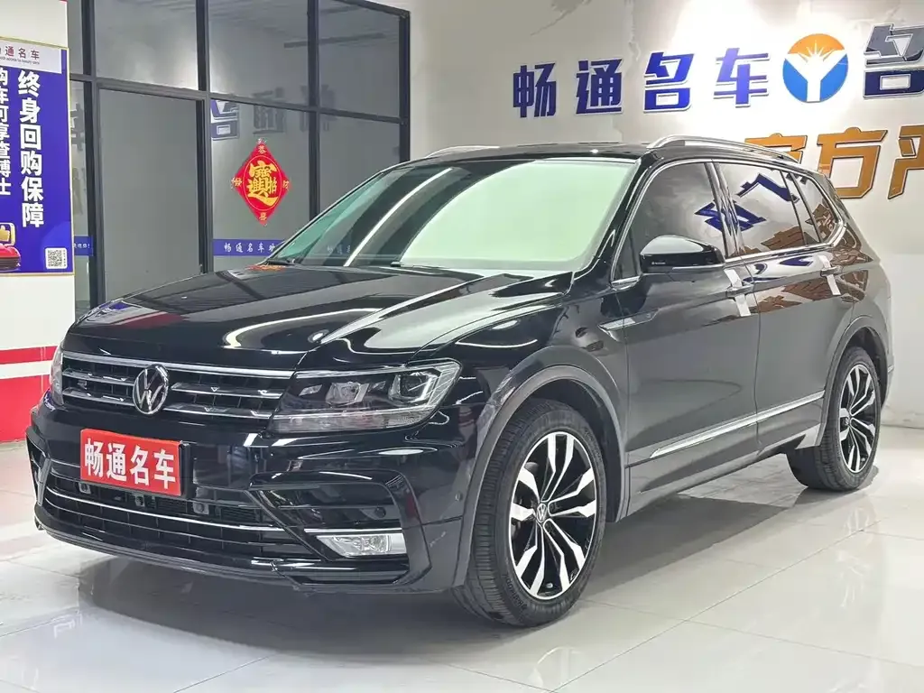 Volkswagen Tiguan L — фото 2