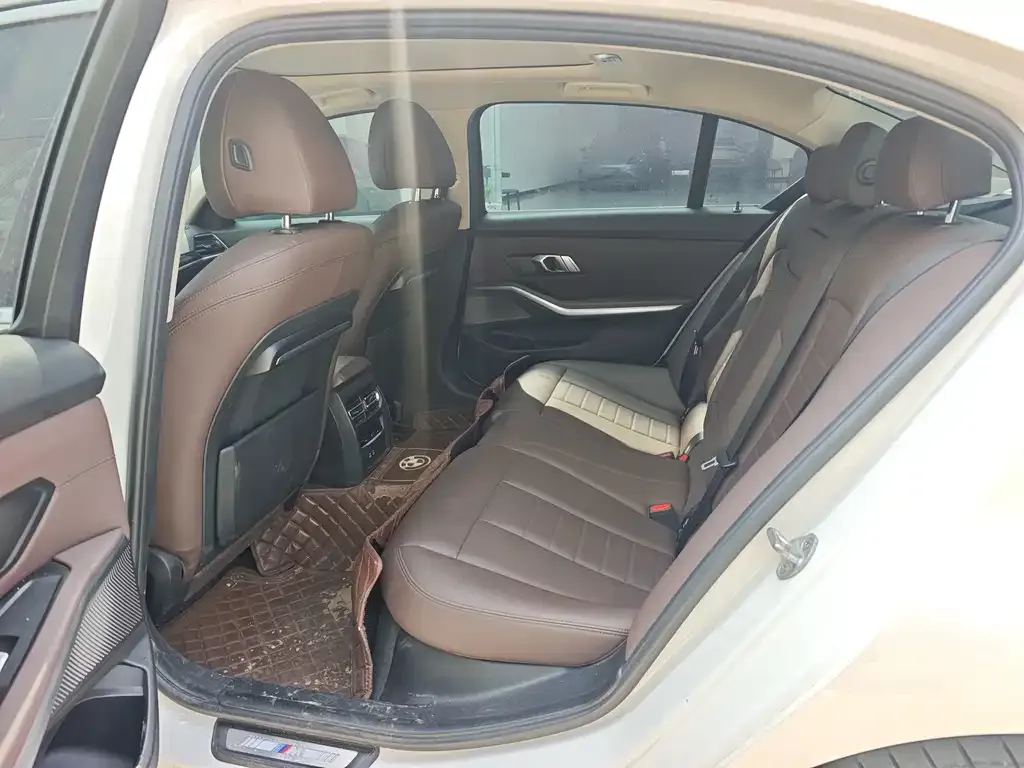 BMW 3 Series 2021 из CN, фото 3