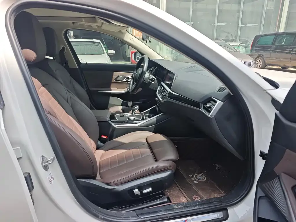 BMW 3 Series 2021 из CN, фото 8