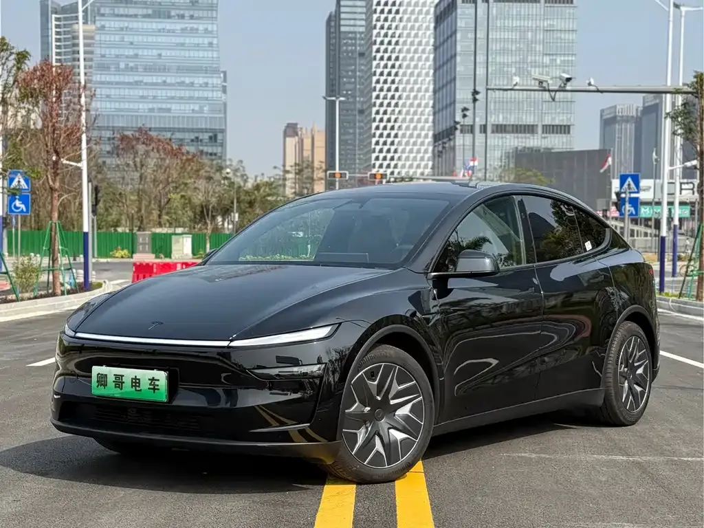 Tesla Model Y L