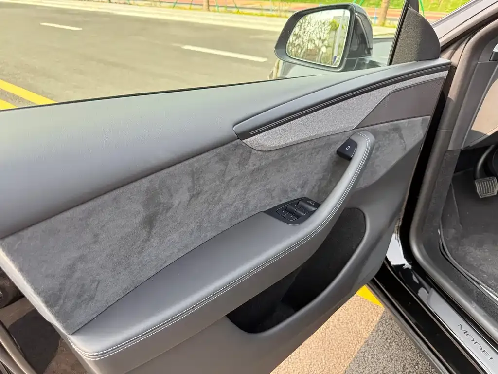 Tesla Model Y L 2025 из CN, фото 2