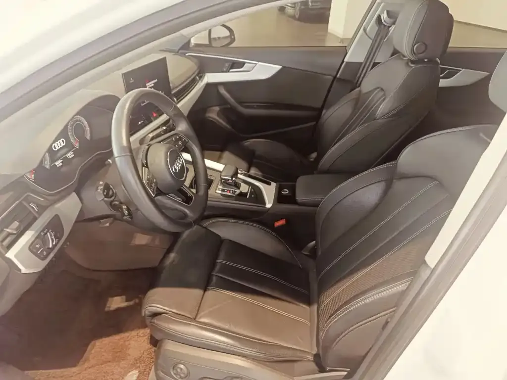 Audi A4L 2024 из CN, фото 5