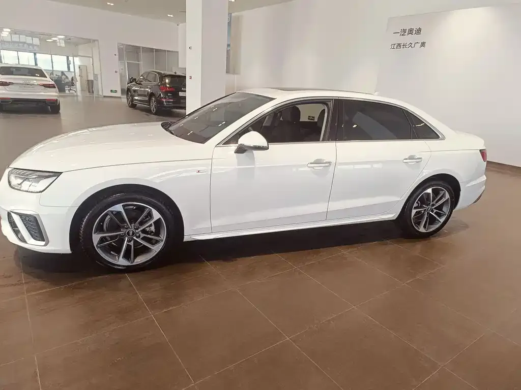 Audi A4L 2024 из CN, фото 7
