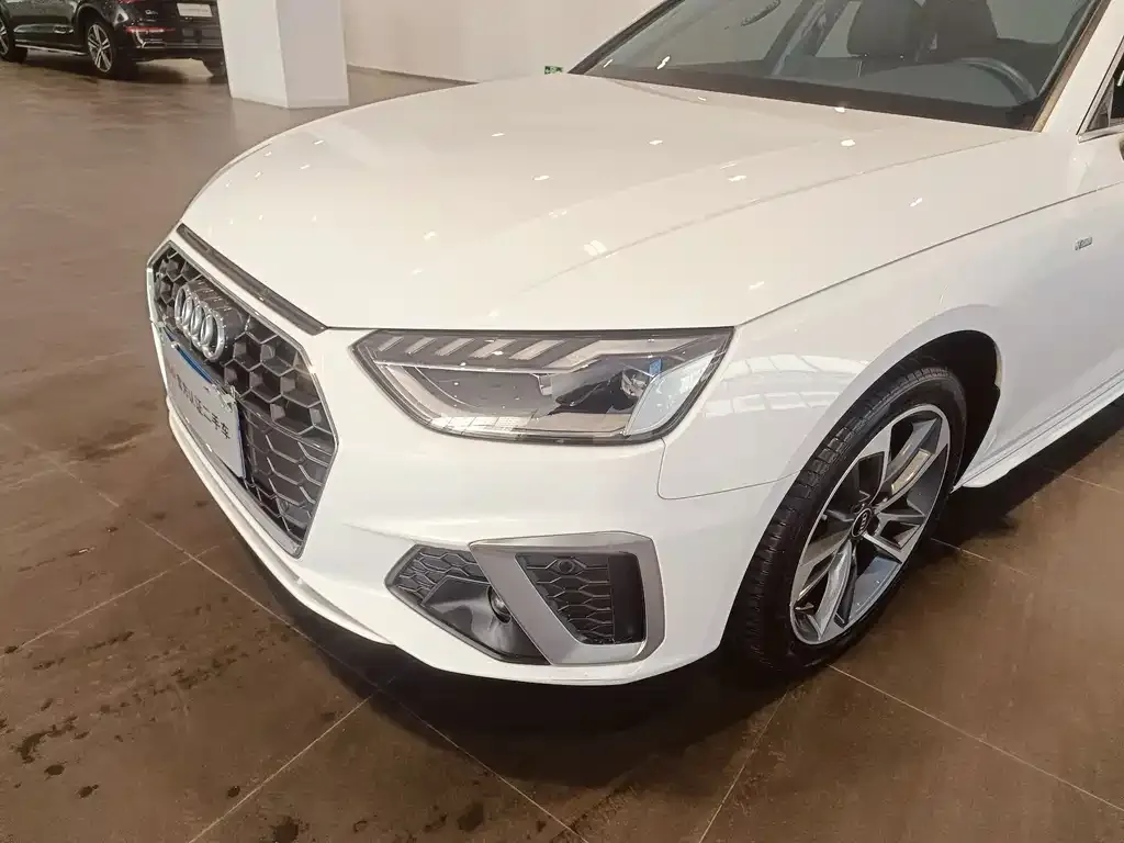 Audi A4L 2024 из CN, фото 10