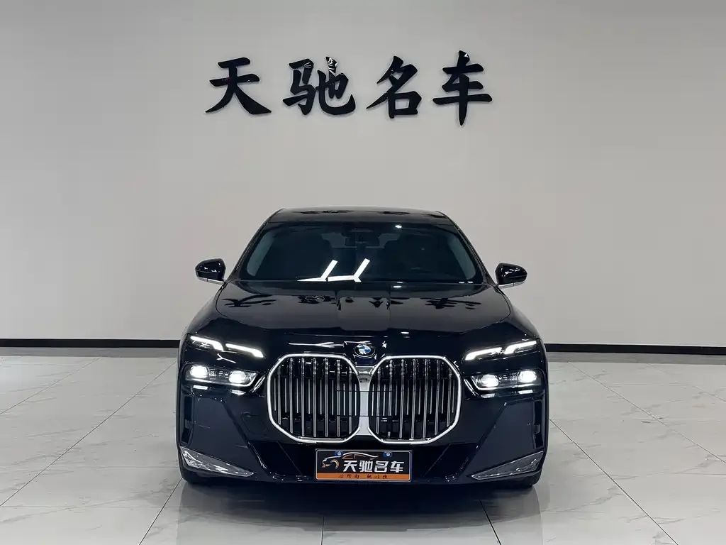 BMW 7 Series 2024 из CN, фото 3