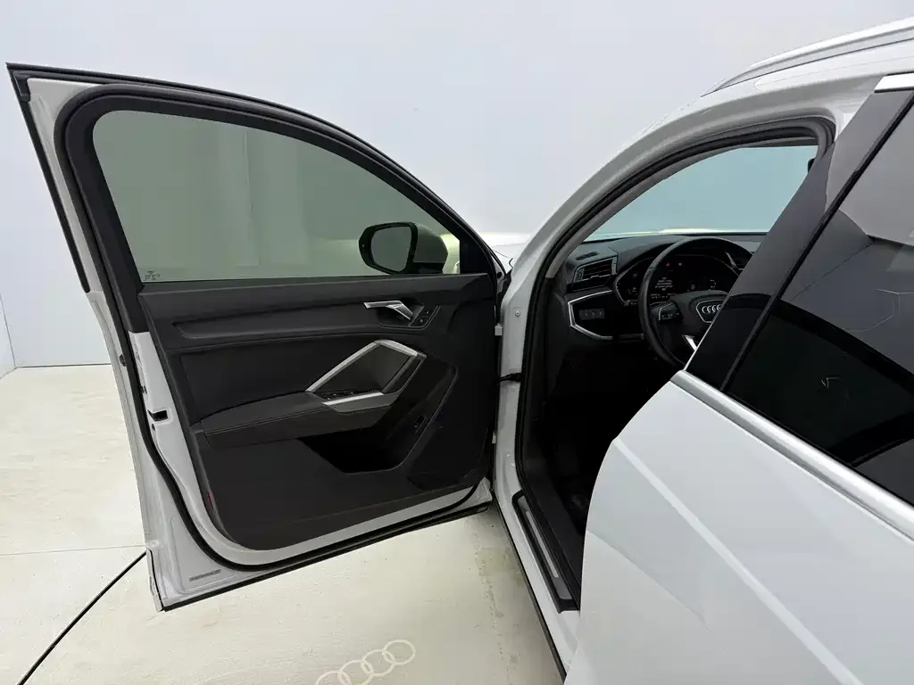 Audi Q3 2022 из CN, фото 3