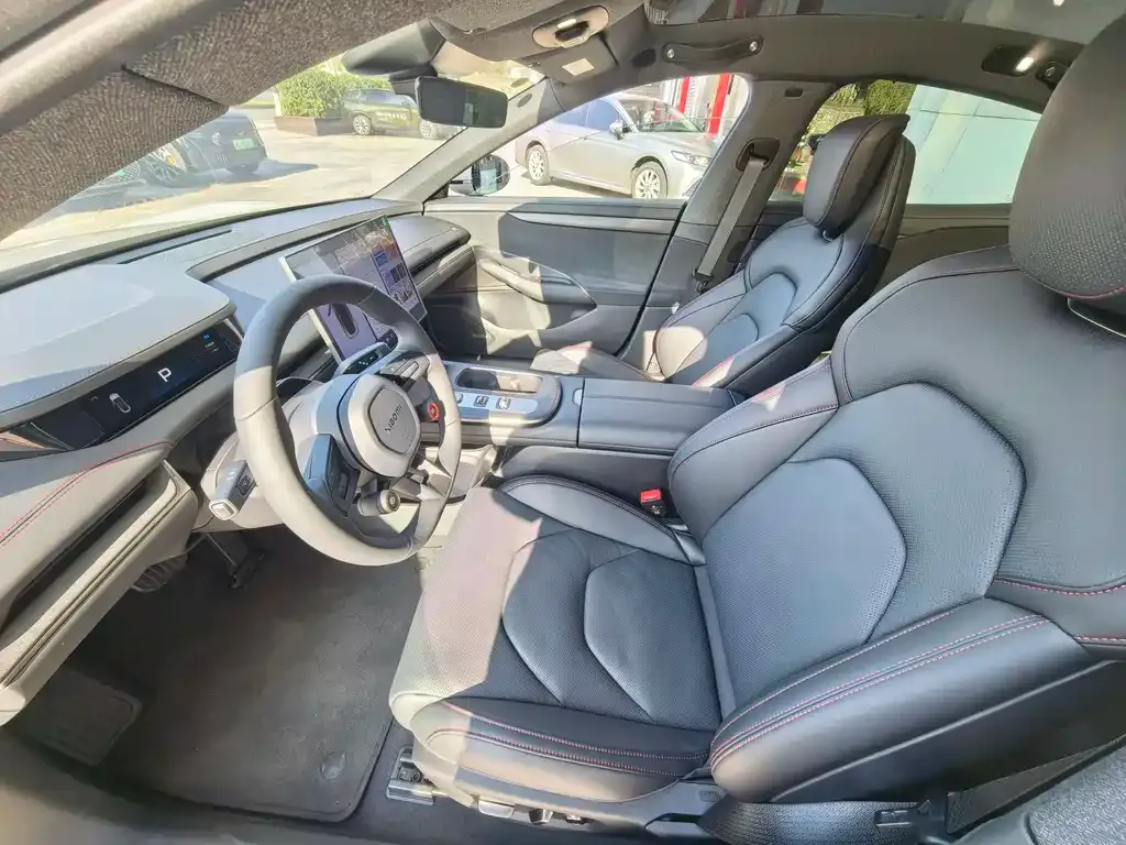 Xiaomi SU7 — фото 2