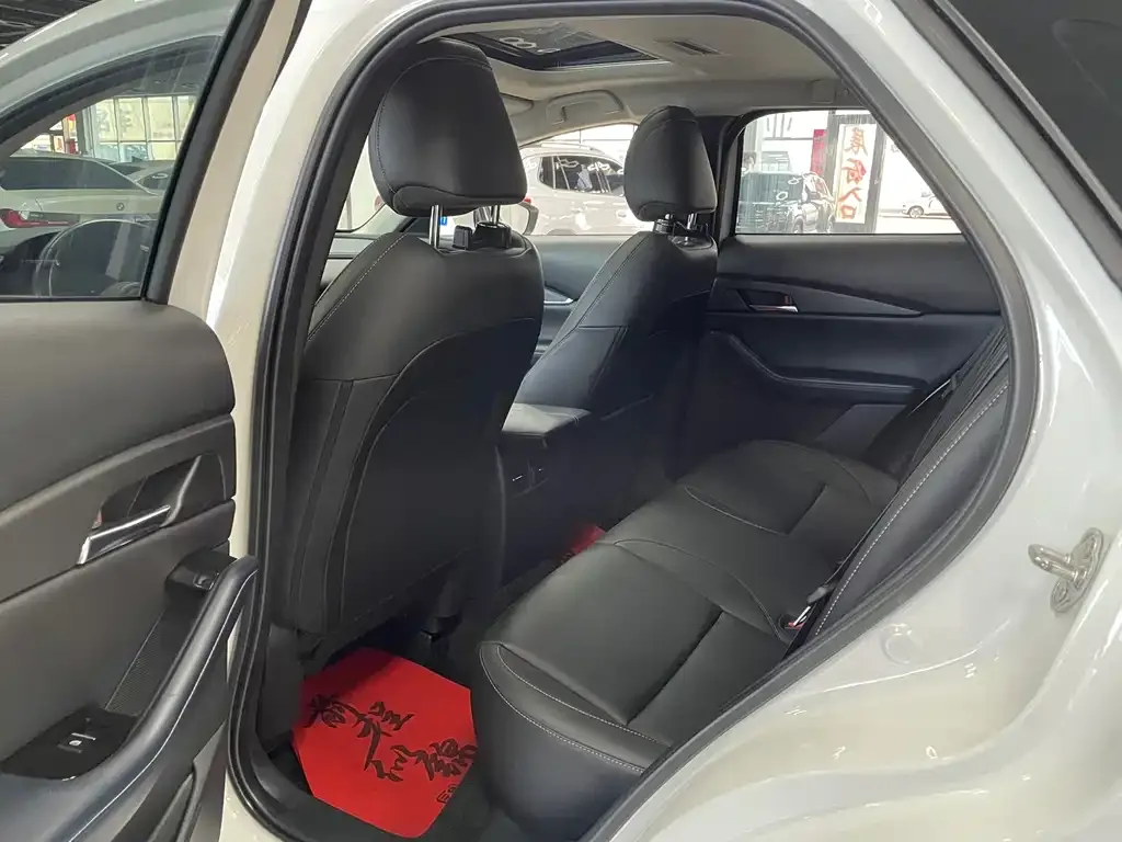 Mazda CX-30 2021 из CN, фото 5