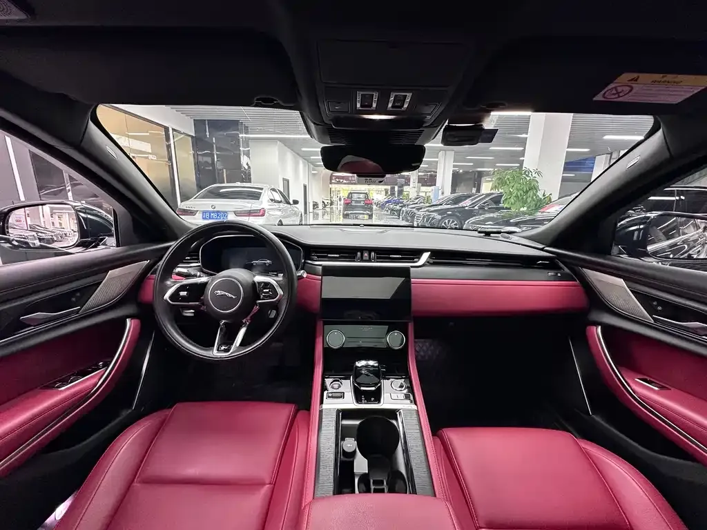 Jaguar XFL 2022 из CN, фото 10
