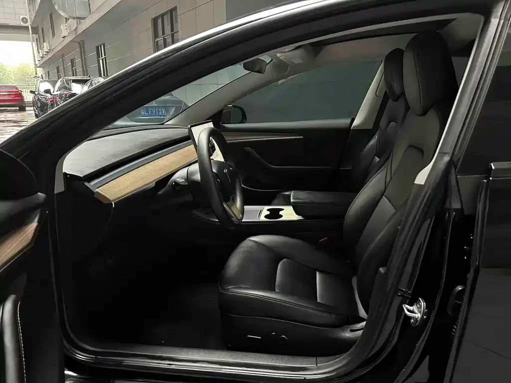 Tesla Model 3 2023 из CN, фото 5