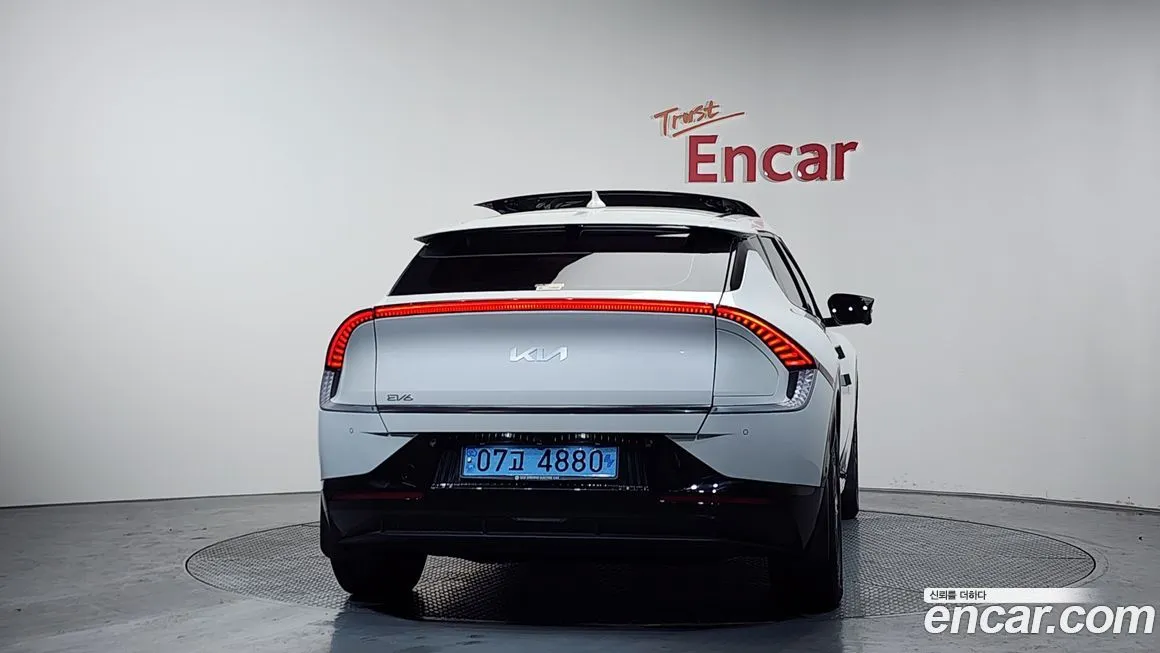 Kia EV6 2023 из KR, фото 2