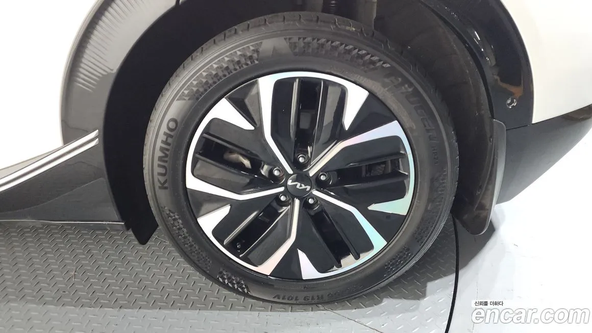 Kia EV6 2023 из KR, фото 5