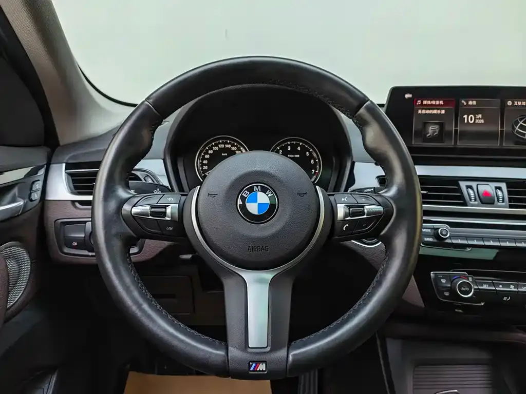 BMW X1 — фото 2