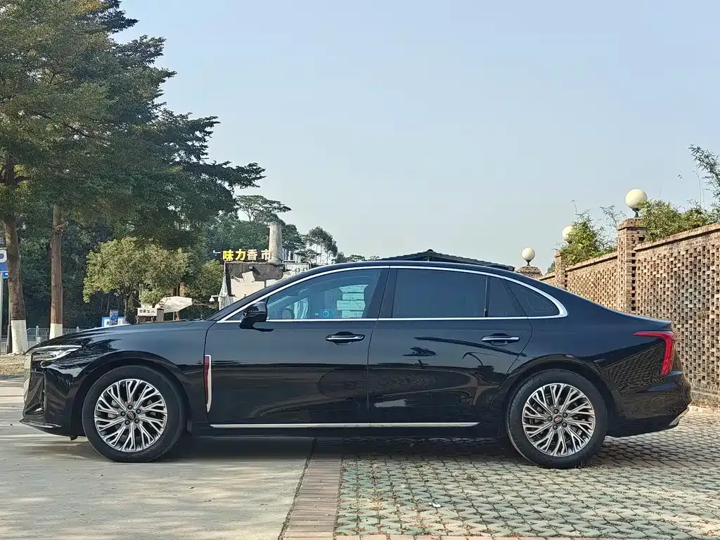 Hongqi H5 — фото 5
