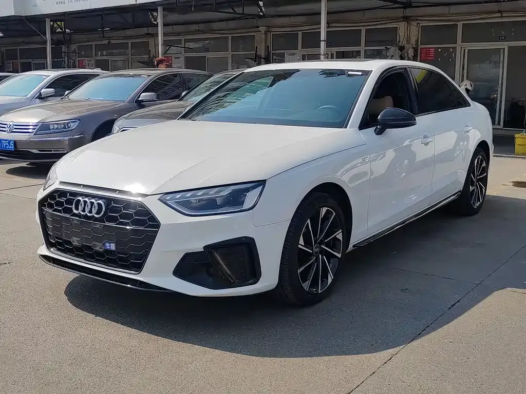 Audi A4L 2023 из CN, фото 1