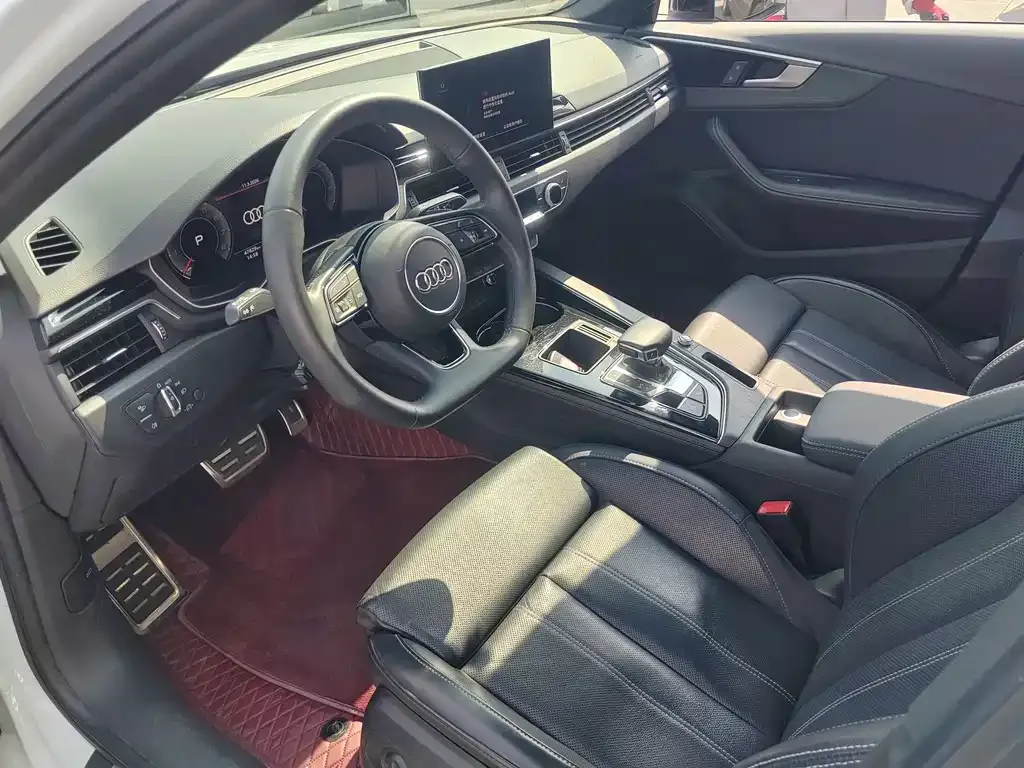 Audi A4L 2023 из CN, фото 3
