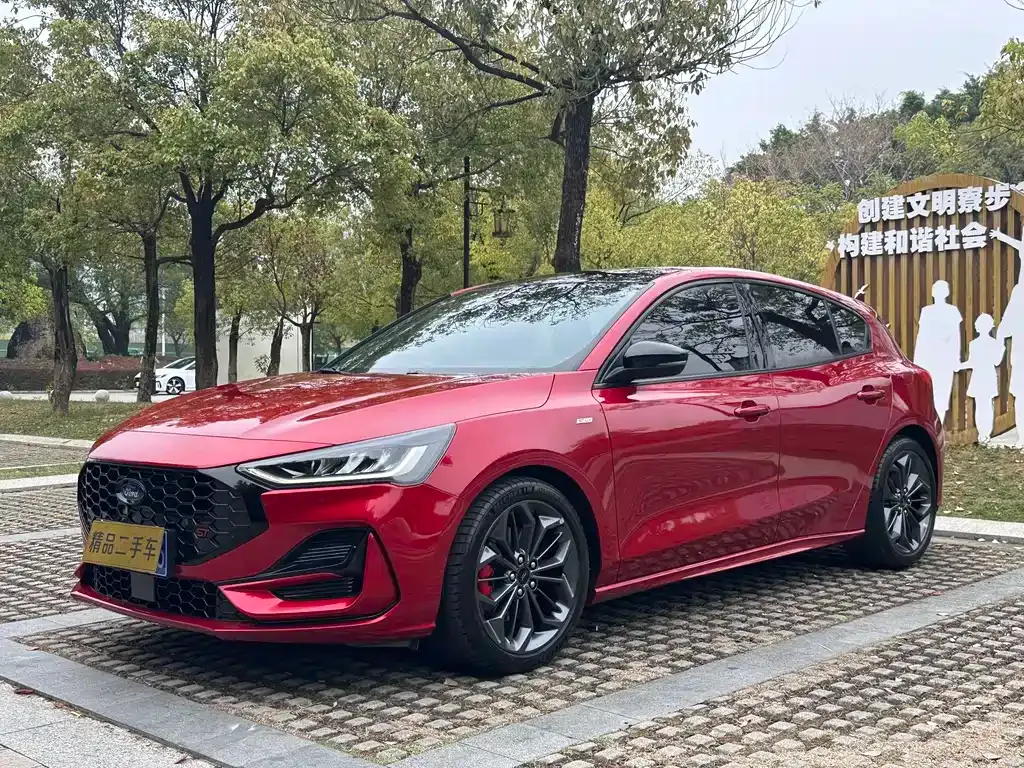Ford Focus 2022 из CN, фото 1