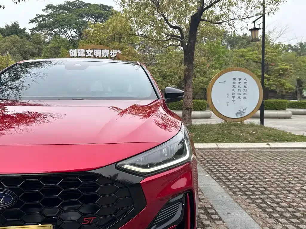 Ford Focus 2022 из CN, фото 9