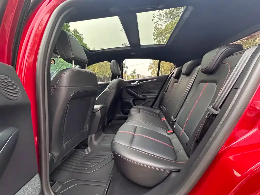 Ford Focus 2022 из CN, фото 3