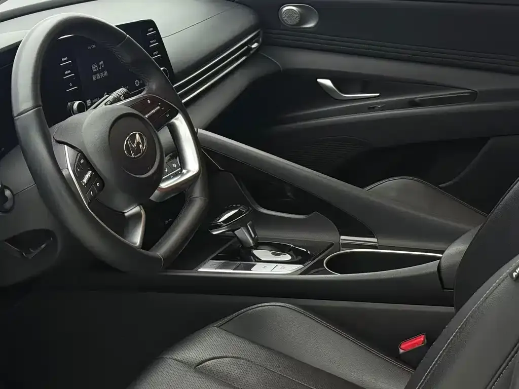 Hyundai Elantra 2023 из CN, фото 10