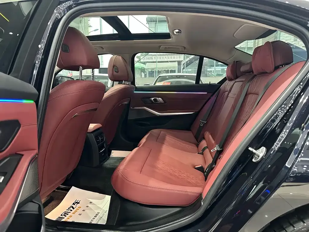 BMW 3 Series 2025 из CN, фото 2
