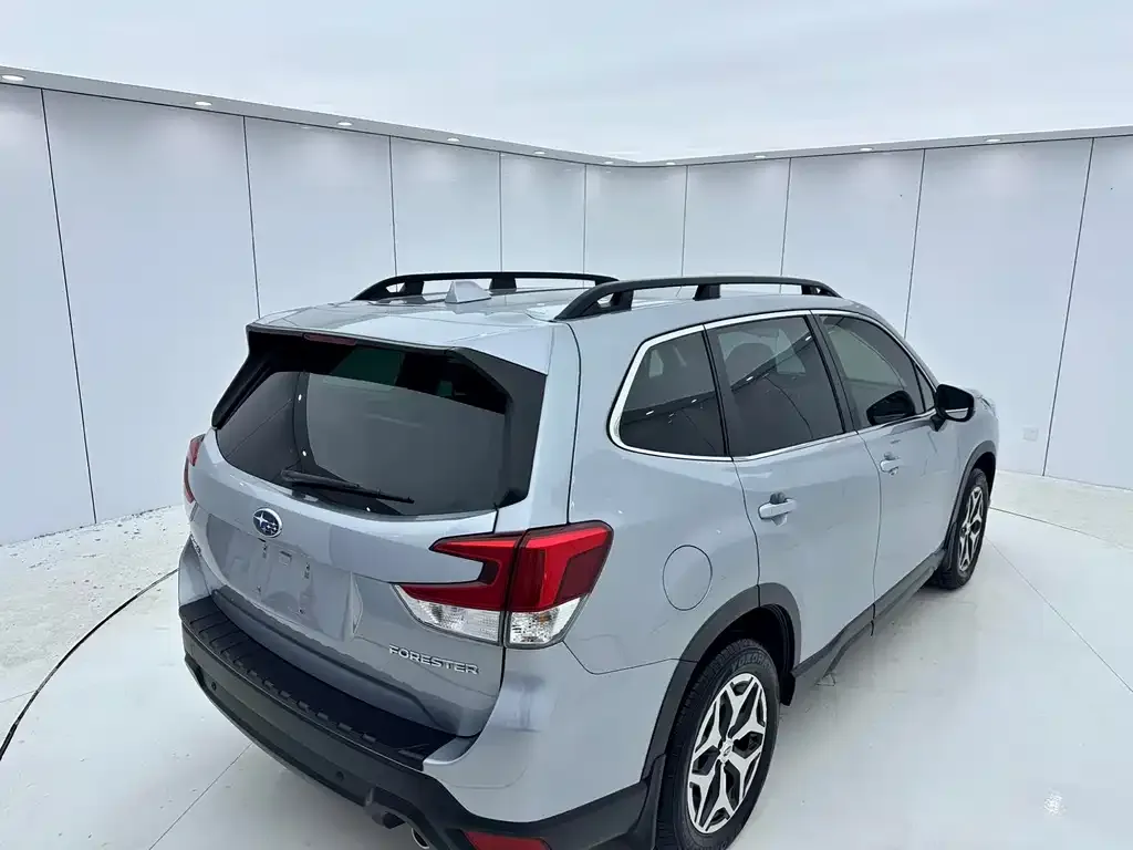 Subaru Forester 2022 из CN, фото 10