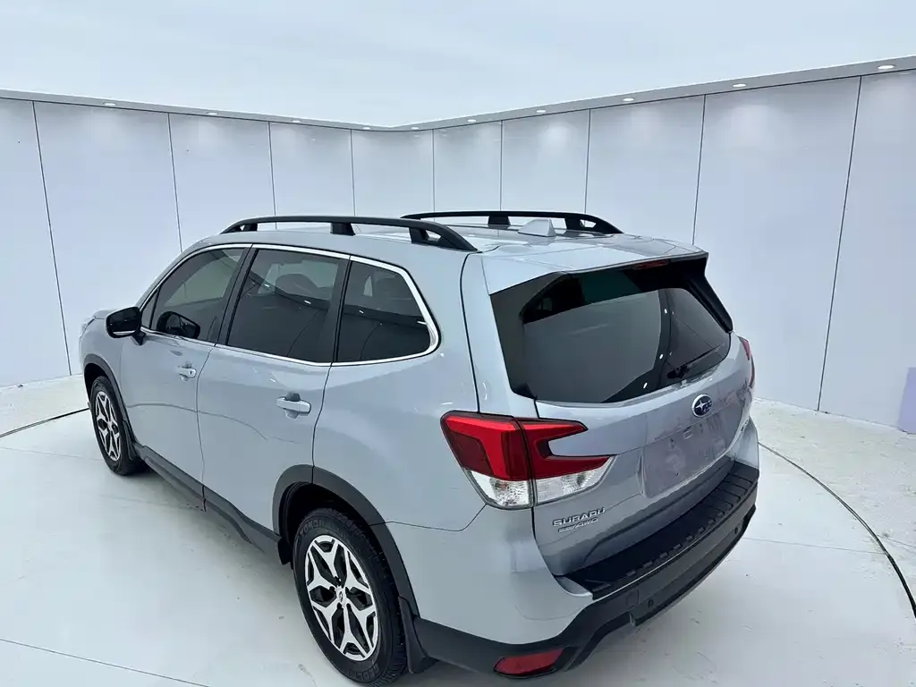 Subaru Forester 2022 из CN, фото 5