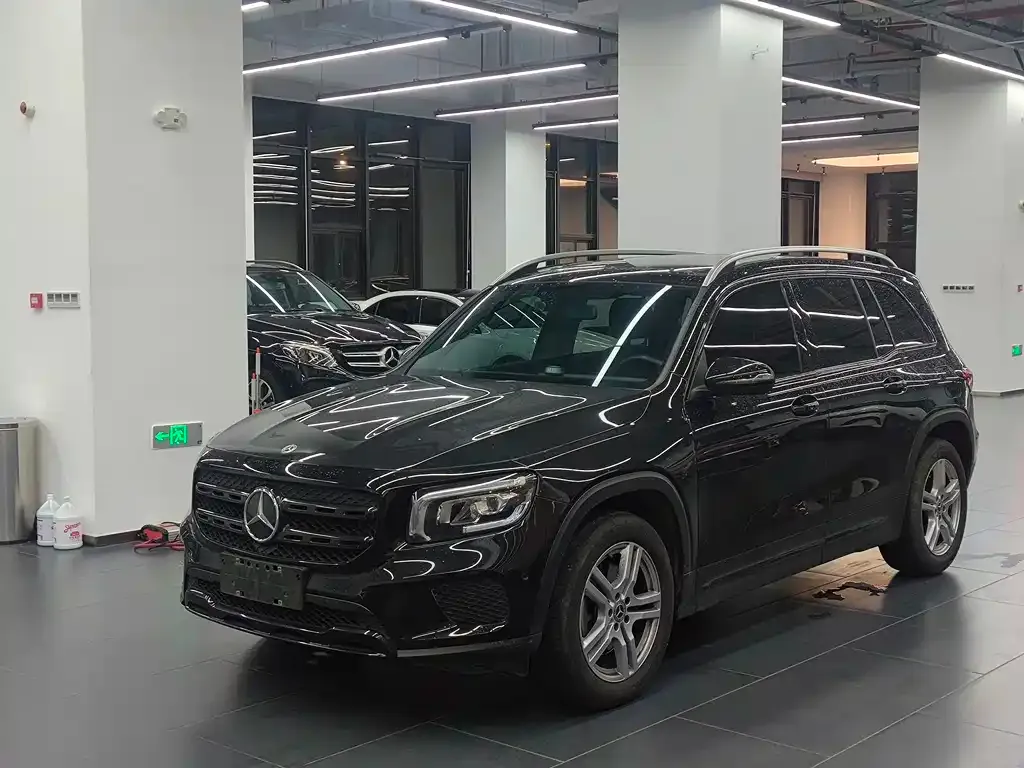 Mercedes-Benz GLB — фото 1