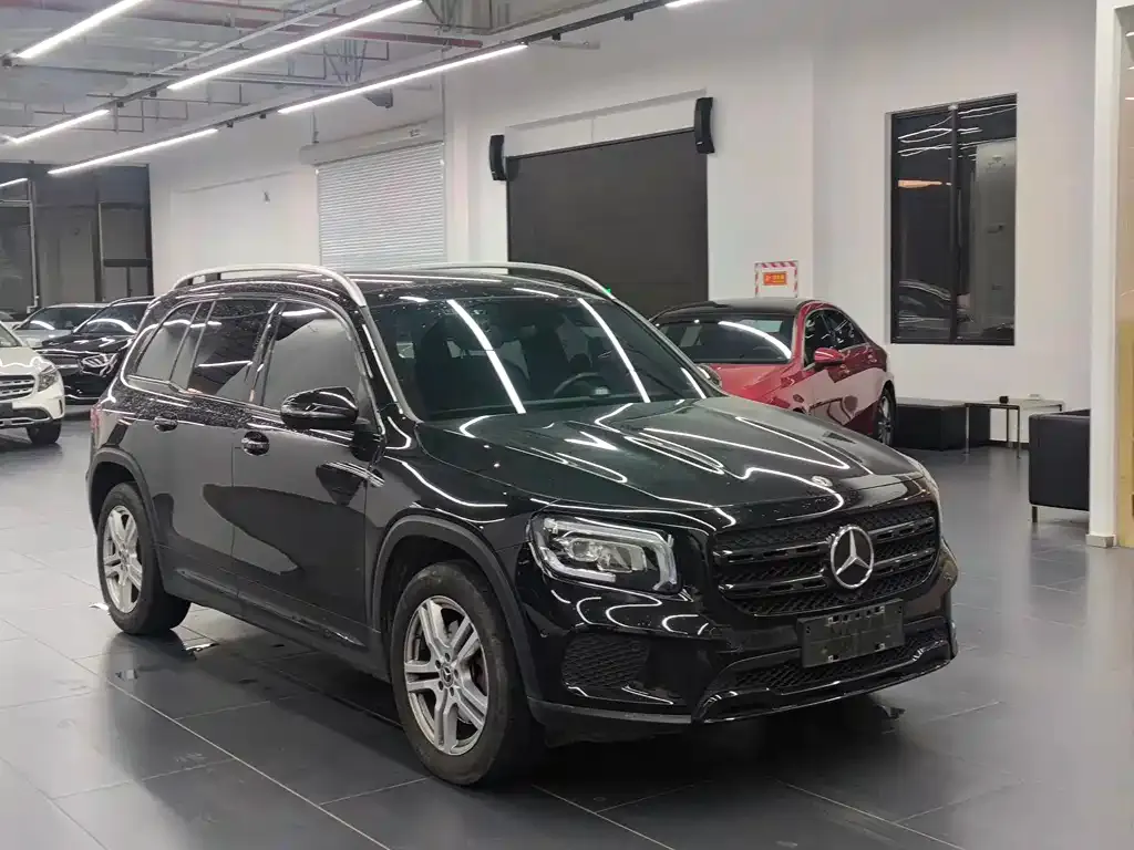 Mercedes-Benz GLB — фото 10