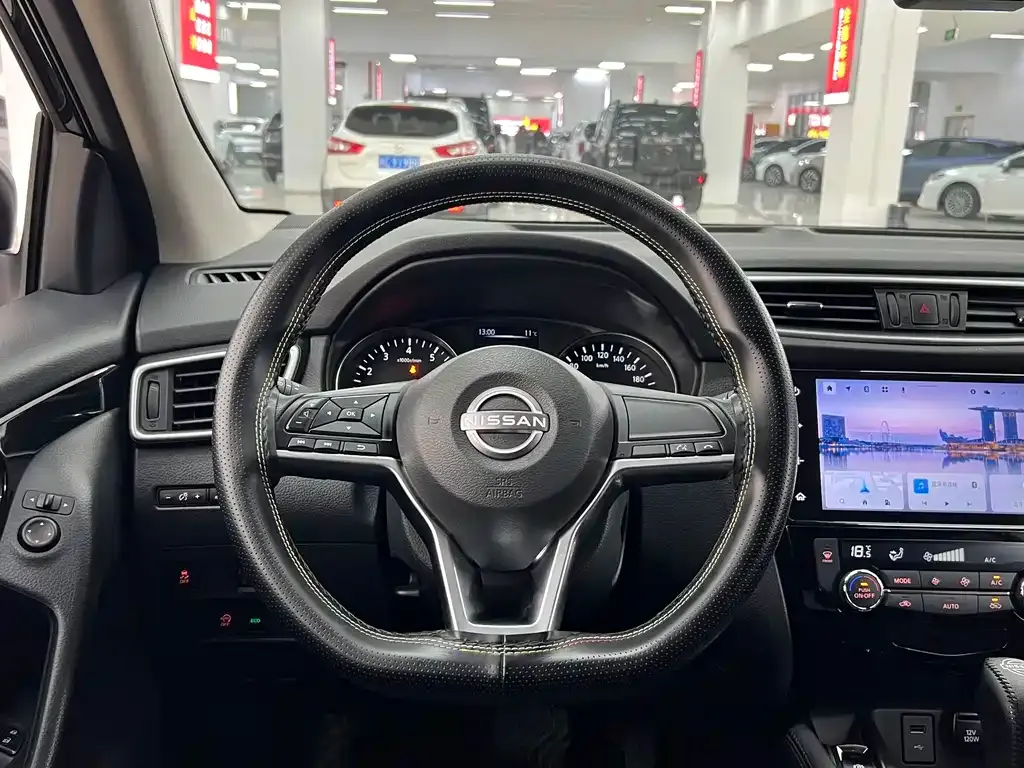 Nissan Qashqai — фото 9
