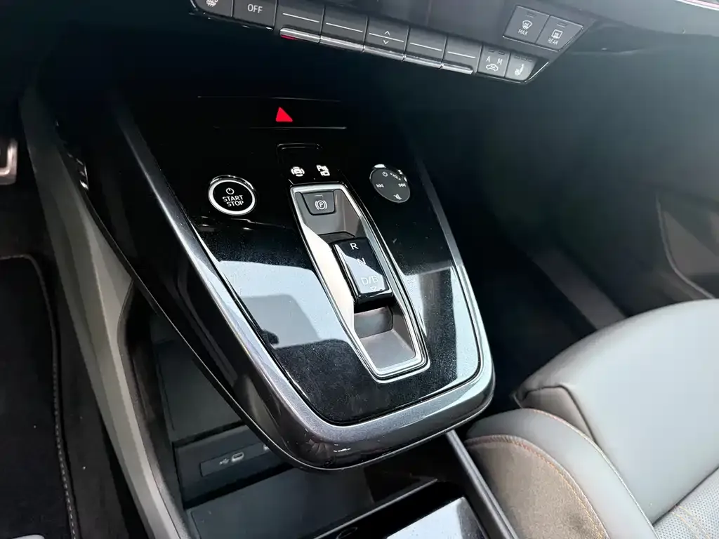Audi Q4 e-tron — фото 10