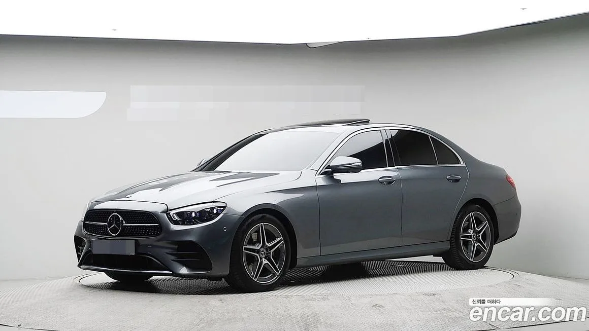 Mercedes-Benz E-Class — фото 1