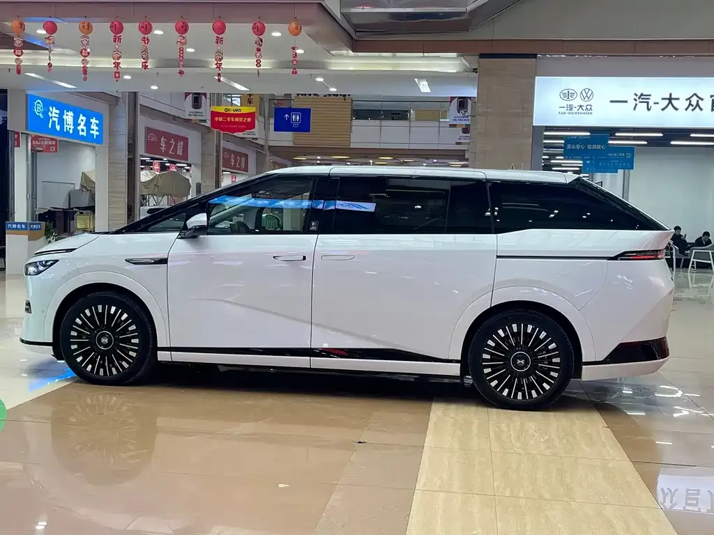 XPeng X9 2025 из CN, фото 2