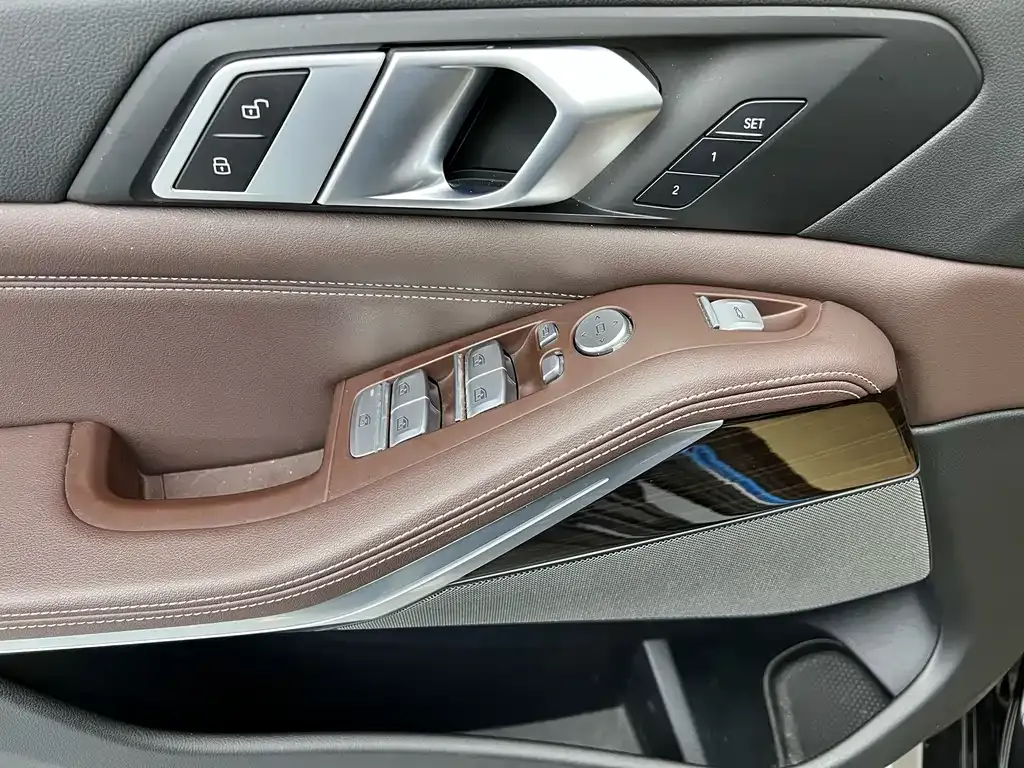 BMW X5 — фото 9
