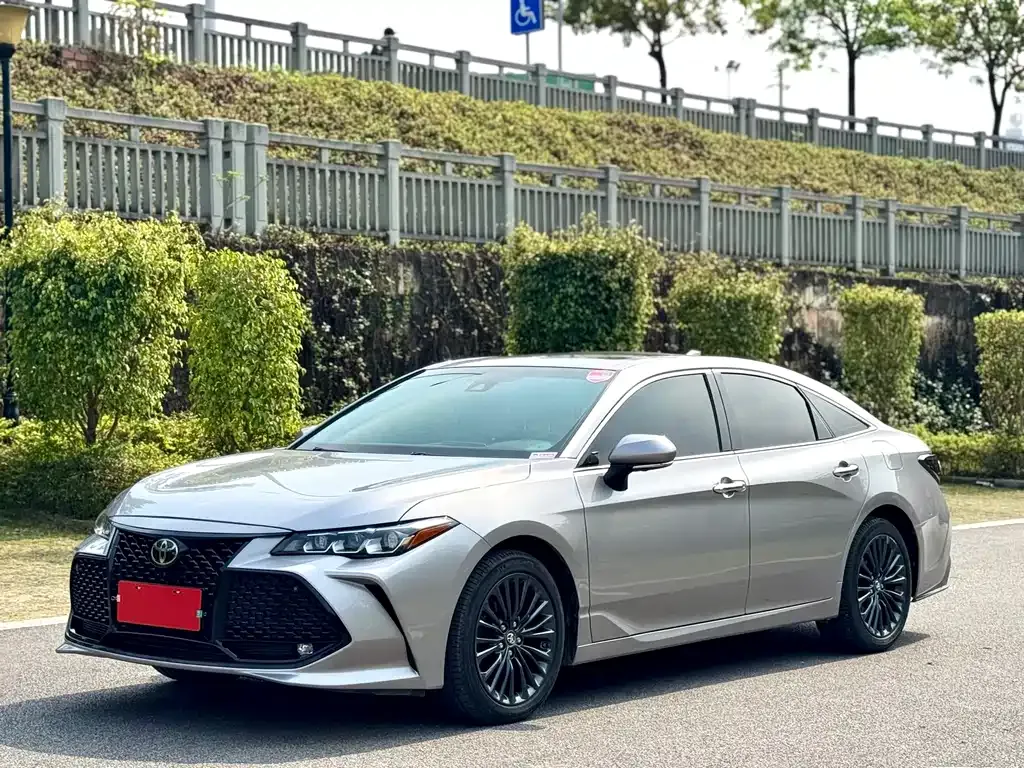 Toyota Avalon 2022 из CN, фото 1