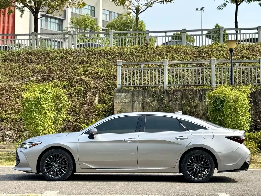 Toyota Avalon 2022 из CN, фото 4