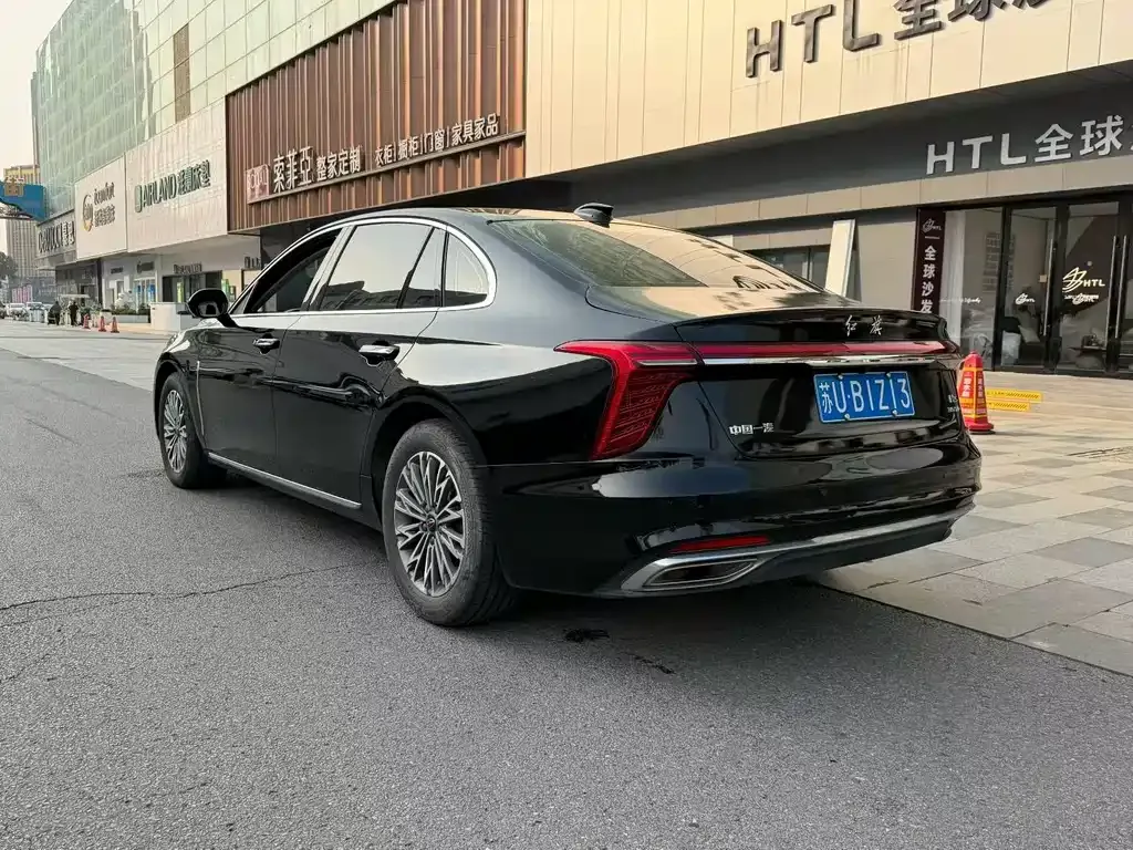 Hongqi H5 — фото 4